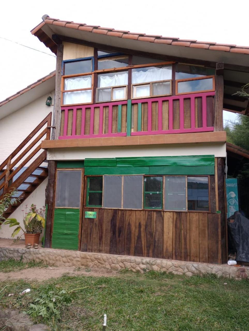 Los Aventureros Hostel Samaipata Bagian luar foto